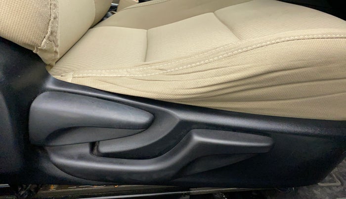 2016 Toyota Corolla Altis G, Petrol, Manual, 80,498 km, Driver Side Adjustment Panel