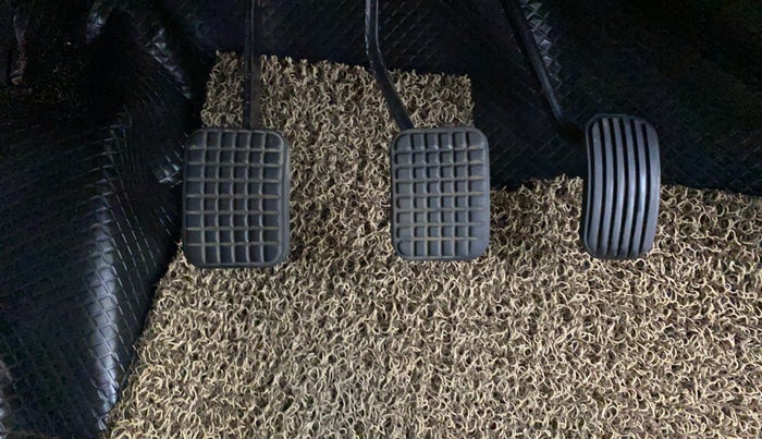 2016 Tata Tiago XZ PETROL, Petrol, Manual, 1,35,171 km, Pedals