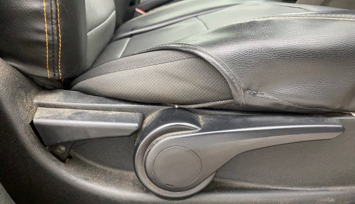 2016 Tata Tiago XZ PETROL, Petrol, Manual, 1,35,171 km, Driver Side Adjustment Panel