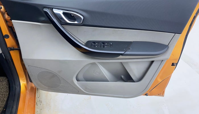 2016 Tata Tiago XZ PETROL, Petrol, Manual, 1,35,171 km, Driver Side Door Panels Control