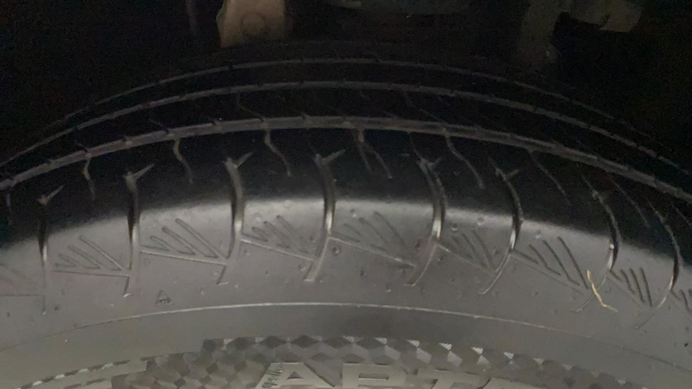 2019 Mahindra MARAZZO M2 7STR, Diesel, Manual, 1,49,602 km, Right Front Tyre Tread