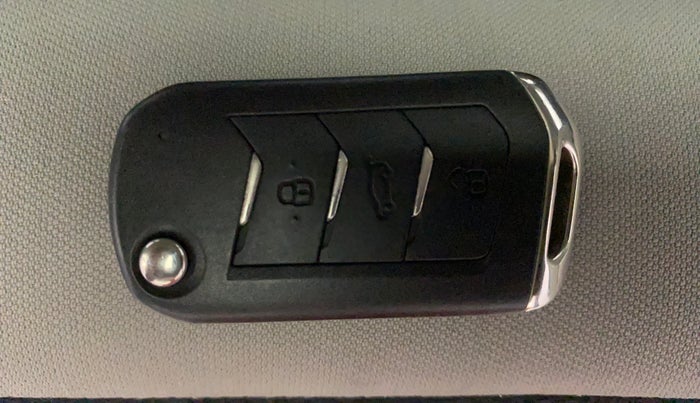 2019 Mahindra MARAZZO M2 7STR, Diesel, Manual, 1,49,602 km, Key Close Up