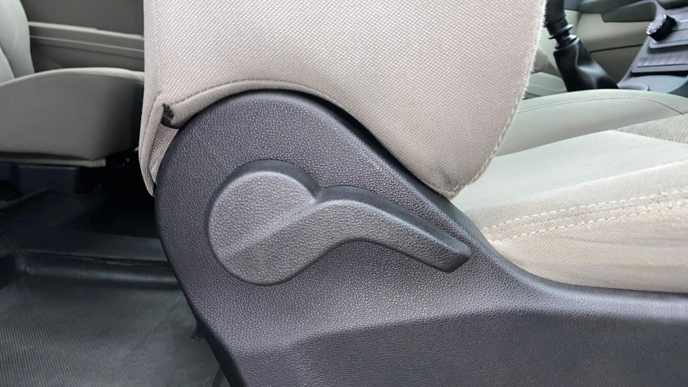 2019 Mahindra MARAZZO M2 7STR, Diesel, Manual, 1,49,602 km, Driver Side Adjustment Panel