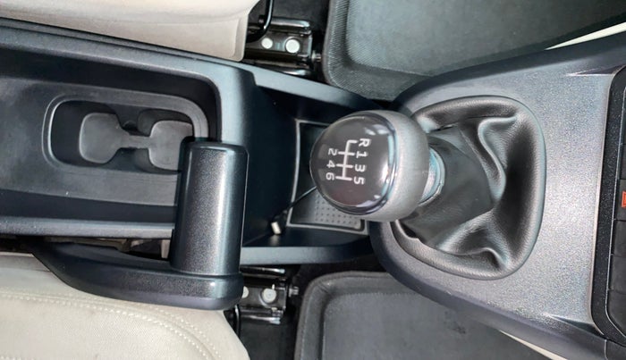 2019 Mahindra MARAZZO M2 7STR, Diesel, Manual, 1,49,602 km, Gear Lever