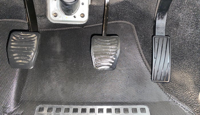 2019 Mahindra MARAZZO M2 7STR, Diesel, Manual, 1,49,602 km, Pedals