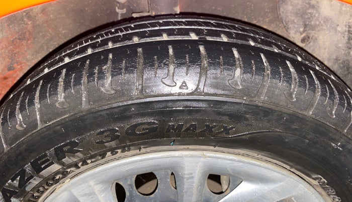 2018 Hyundai Grand i10 SPORTZ 1.2 KAPPA VTVT, Petrol, Manual, 23,843 km, Right Front Tyre Tread