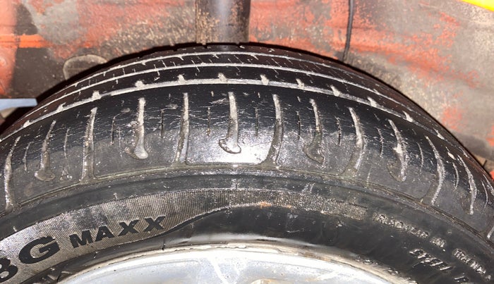 2018 Hyundai Grand i10 SPORTZ 1.2 KAPPA VTVT, Petrol, Manual, 23,843 km, Right Rear Tyre Tread