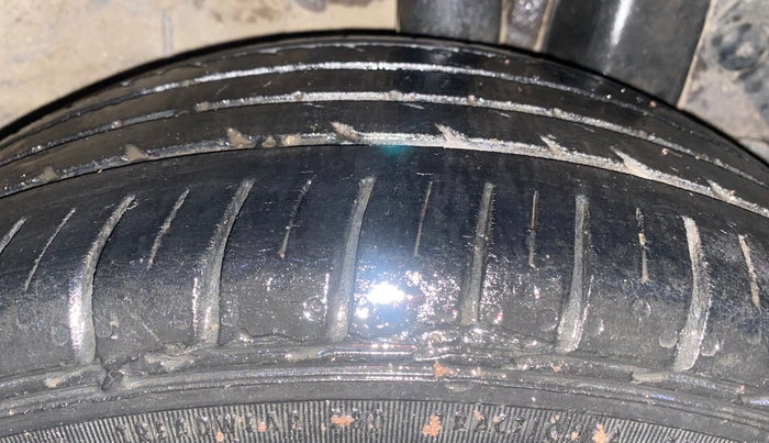 2017 Hyundai Elite i20 ASTA 1.2 (O), Petrol, Manual, 61,688 km, Left Rear Tyre Tread