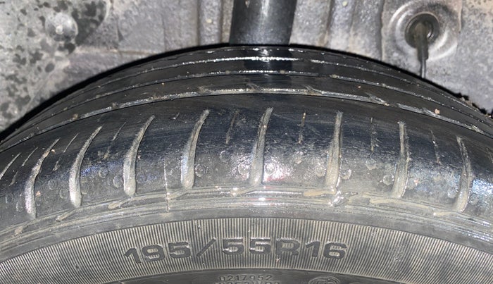 2017 Hyundai Elite i20 ASTA 1.2 (O), Petrol, Manual, 61,688 km, Right Rear Tyre Tread
