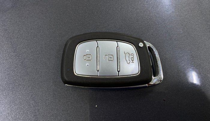 2017 Hyundai Elite i20 ASTA 1.2 (O), Petrol, Manual, 61,688 km, Key Close Up