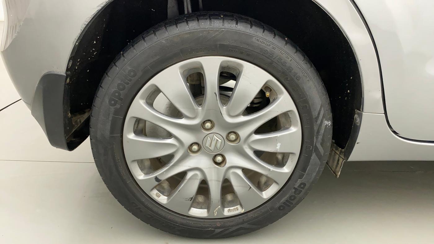 2016 Maruti Baleno ZETA CVT PETROL 1.2, Petrol, Automatic, 46,075 km, Right Rear Wheel
