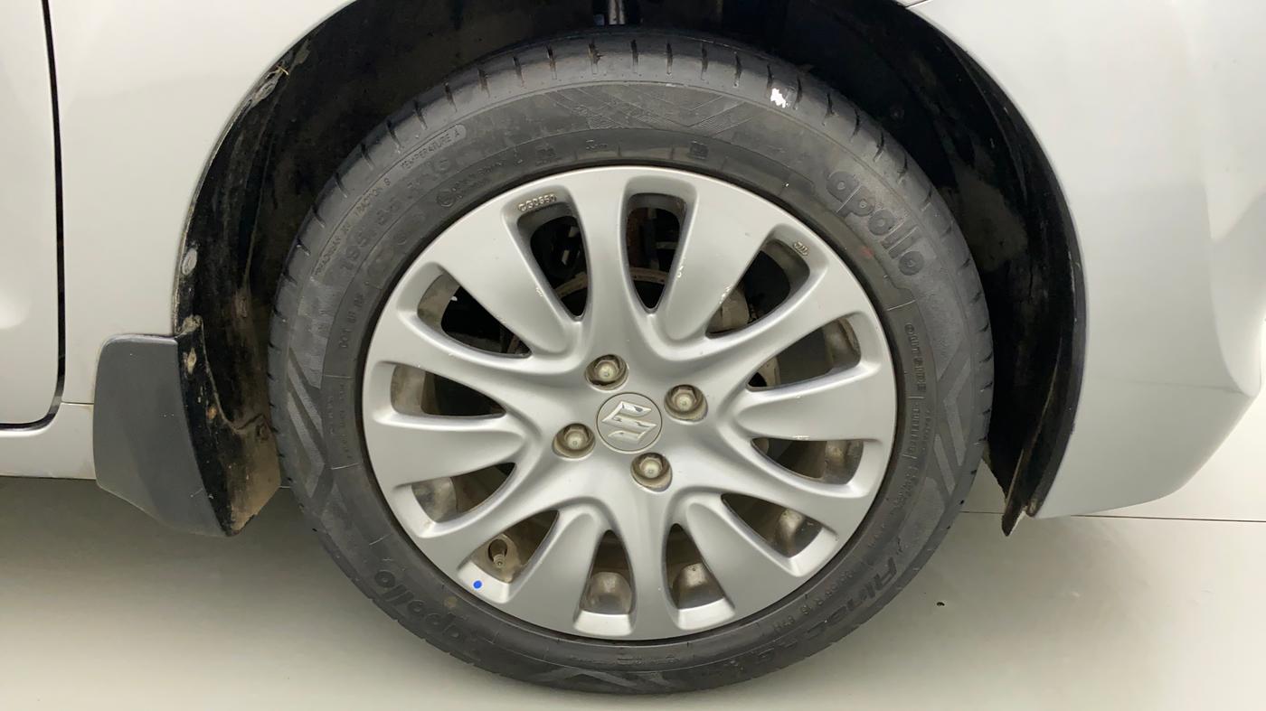 2016 Maruti Baleno ZETA CVT PETROL 1.2, Petrol, Automatic, 46,075 km, Right Front Wheel