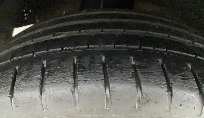 2016 Maruti Baleno ZETA CVT PETROL 1.2, Petrol, Automatic, 46,075 km, Right Rear Tyre Tread