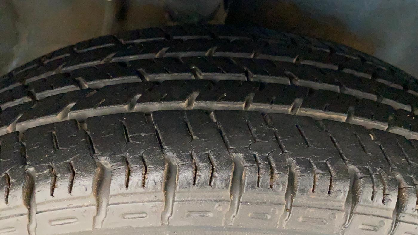 2016 Maruti Alto K10 VXI (O) AMT, Petrol, Automatic, 14,961 km, Right Front Tyre Tread