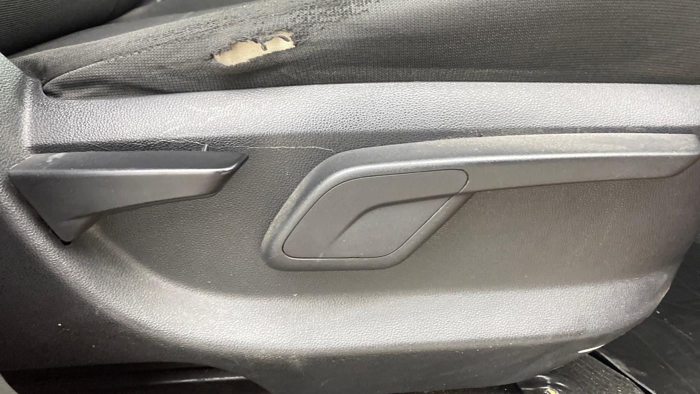 2019 Mahindra KUV 100 NXT K4+ P 6 STR, Petrol, Manual, 60,562 km, Driver Side Adjustment Panel