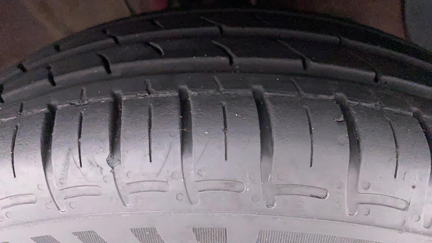 2021 Hyundai GRAND I10 NIOS SPORTZ 1.2 AT, Petrol, Automatic, 12,075 km, Right Front Tyre Tread