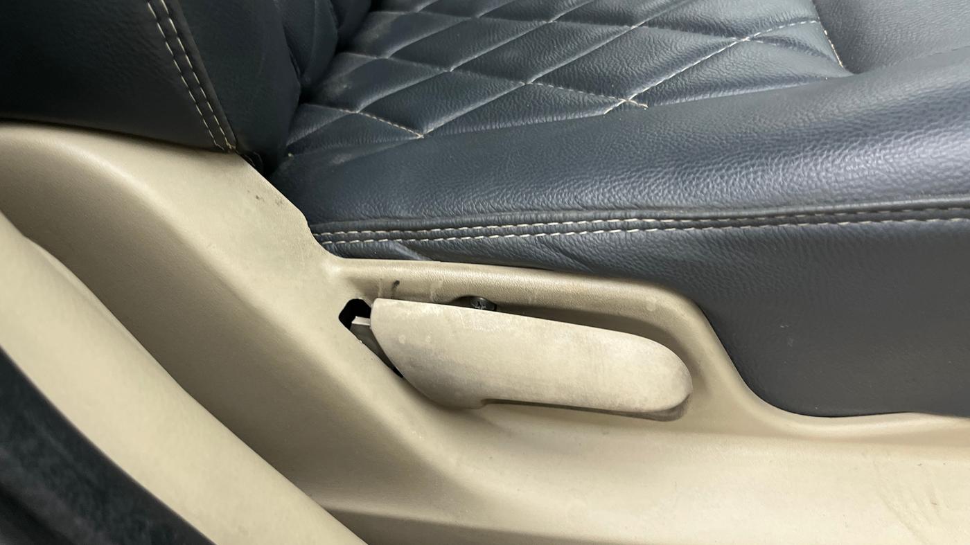 2013 Maruti Swift Dzire VXI, Petrol, Manual, 36,431 km, Driver Side Adjustment Panel