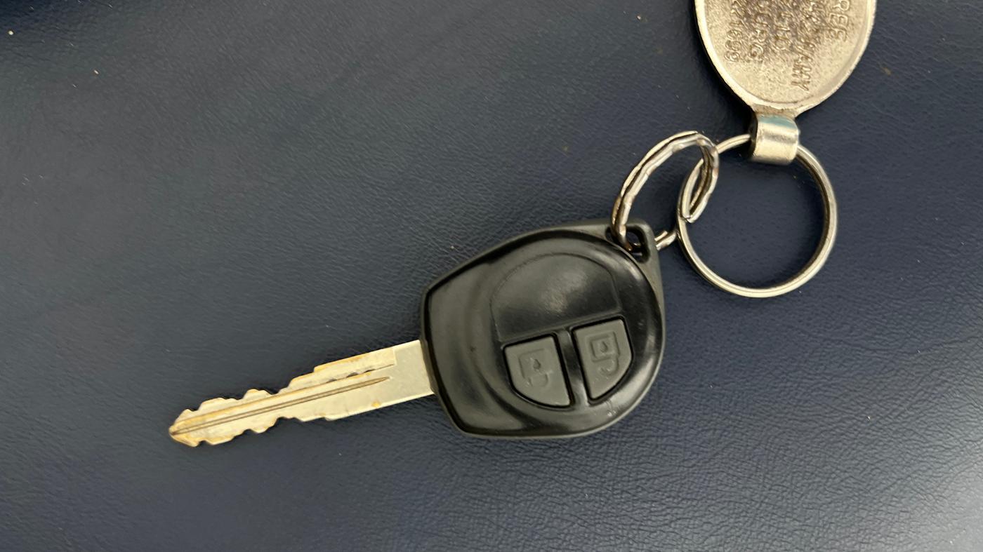 2013 Maruti Swift Dzire VXI, Petrol, Manual, 36,431 km, Key Close Up