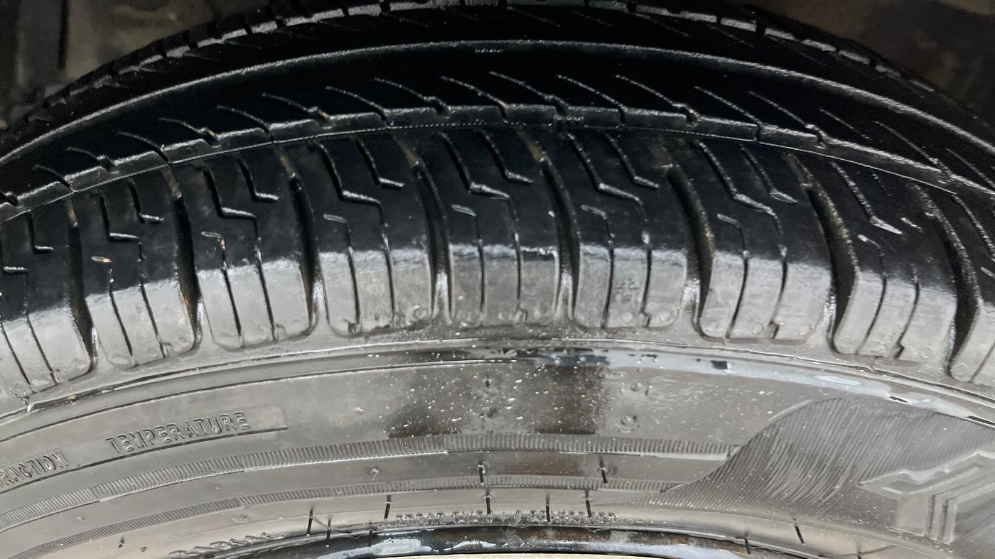 2013 Maruti Swift Dzire VXI, Petrol, Manual, 36,431 km, Left Front Tyre Tread