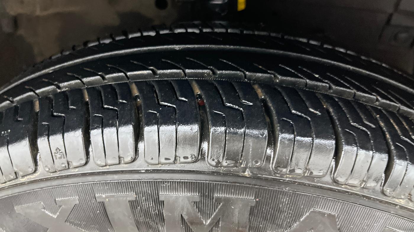 2013 Maruti Swift Dzire VXI, Petrol, Manual, 36,431 km, Right Front Tyre Tread