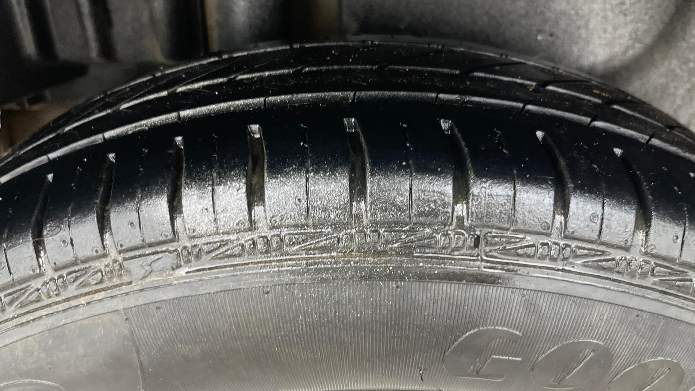 2013 Maruti Swift Dzire VXI, Petrol, Manual, 36,431 km, Right Rear Tyre Tread
