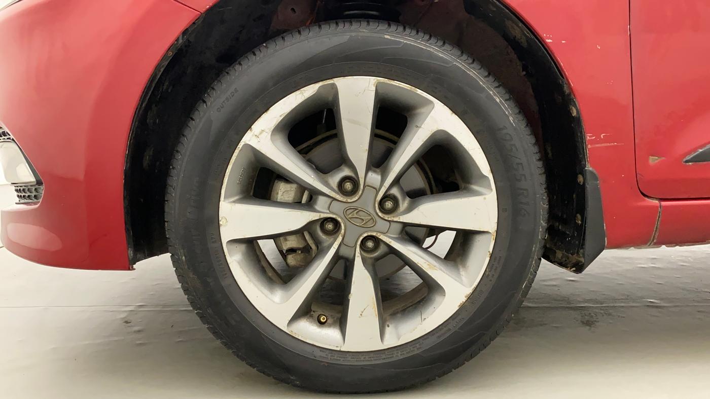 2014 Hyundai Elite i20 SPORTZ 1.2 (O), Petrol, Manual, 88,001 km, Left Front Wheel