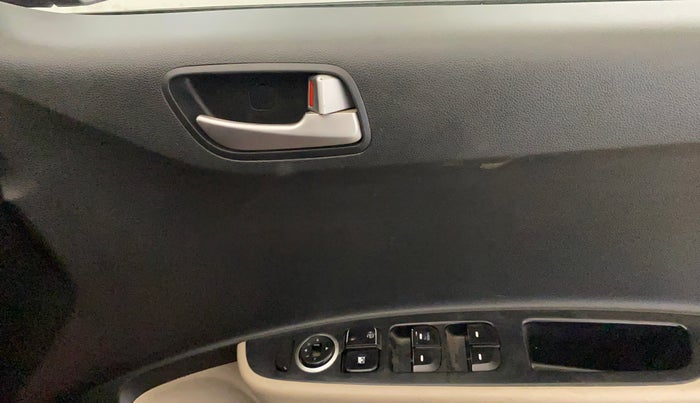 2016 Hyundai Grand i10 SPORTZ 1.2 KAPPA VTVT, Petrol, Manual, 43,513 km, Driver Side Door Panels Control