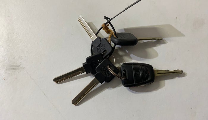 2016 Hyundai Grand i10 SPORTZ 1.2 KAPPA VTVT, Petrol, Manual, 43,513 km, Key Close Up