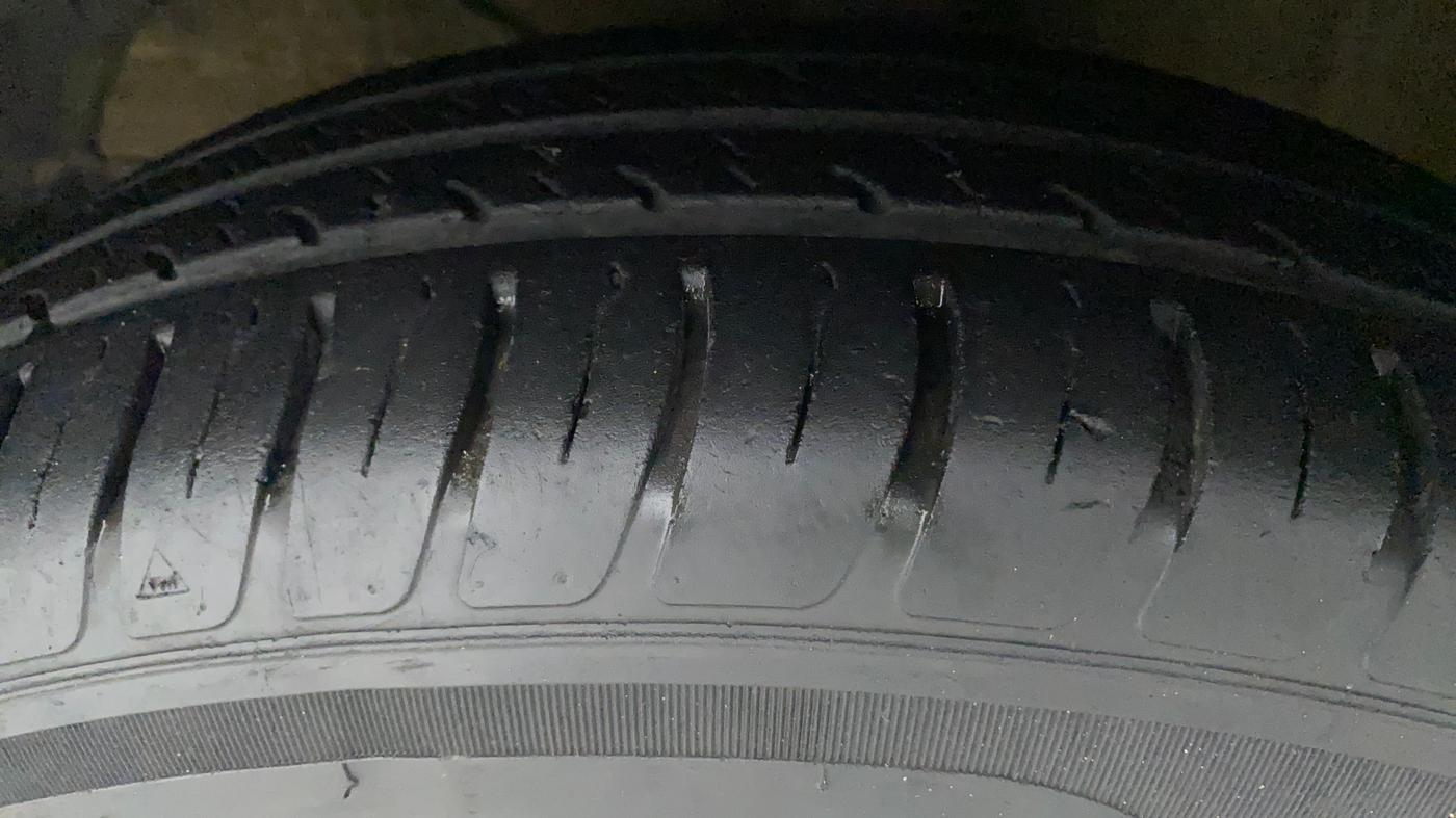 2020 Maruti Swift VXI, Petrol, Manual, 31,315 km, Left Front Tyre Tread