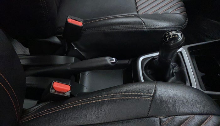 2020 Maruti Swift VXI, Petrol, Manual, 31,315 km, Gear Lever