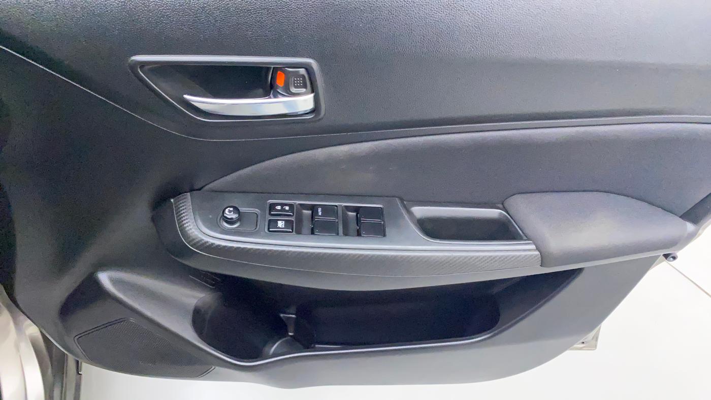 2020 Maruti Swift VXI, Petrol, Manual, 31,315 km, Driver Side Door Panels Control