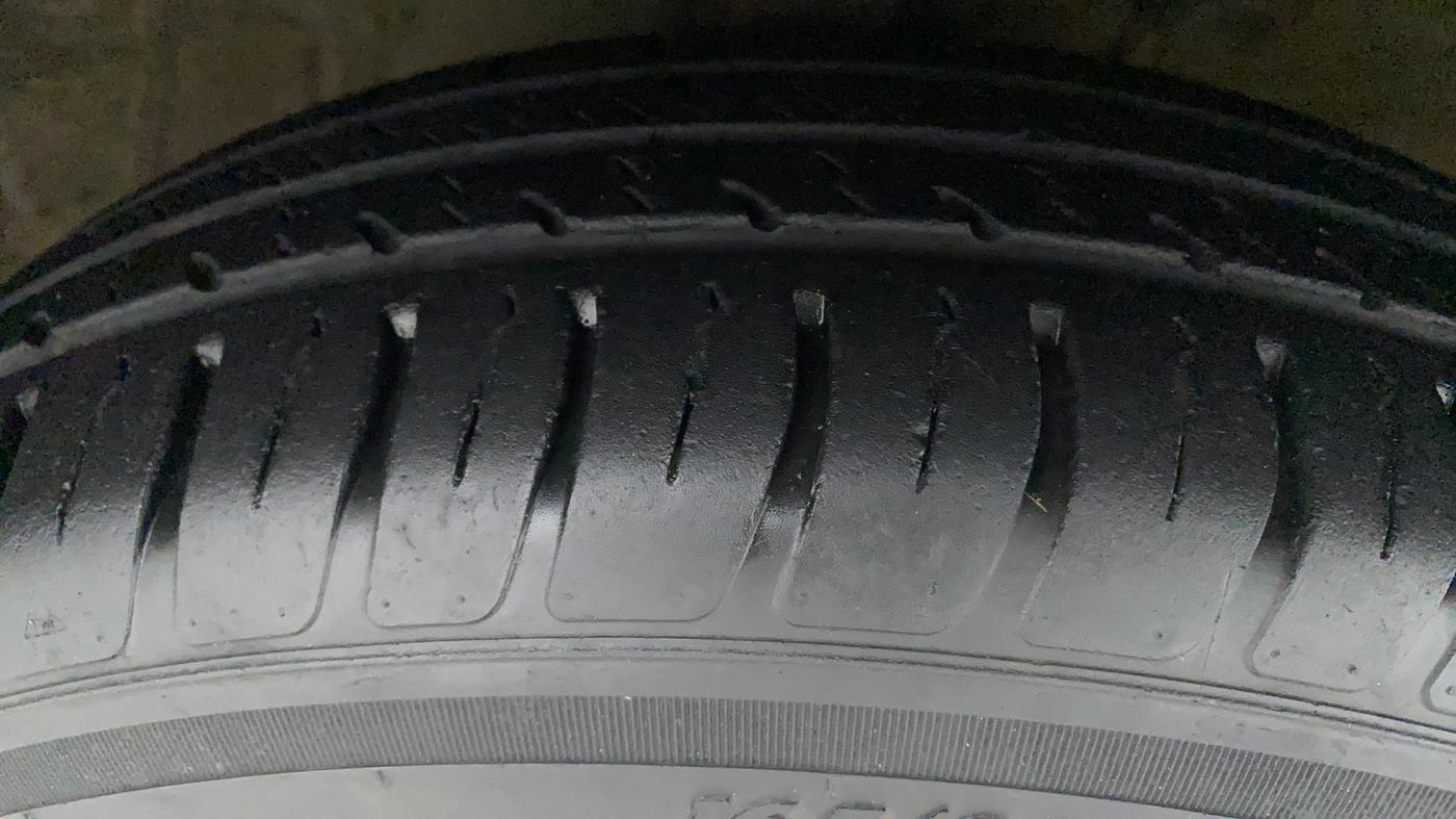 2020 Maruti Swift VXI, Petrol, Manual, 31,315 km, Right Front Tyre Tread