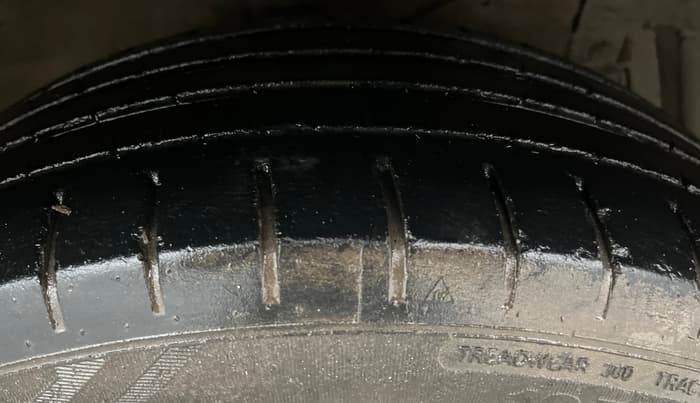 2015 Maruti Ciaz ZXI+, Petrol, Manual, 49,466 km, Right Front Tyre Tread