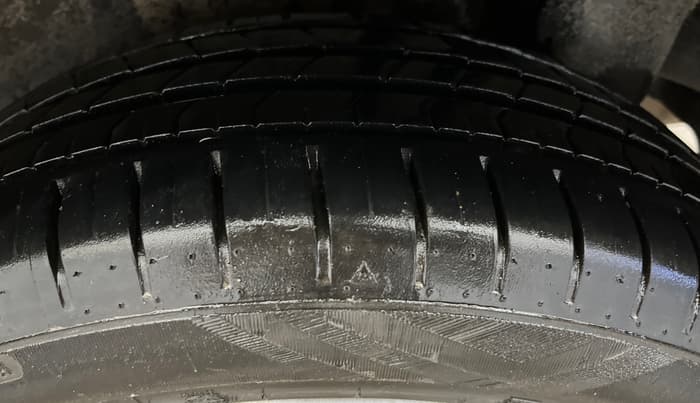 2015 Maruti Ciaz ZXI+, Petrol, Manual, 49,466 km, Left Rear Tyre Tread