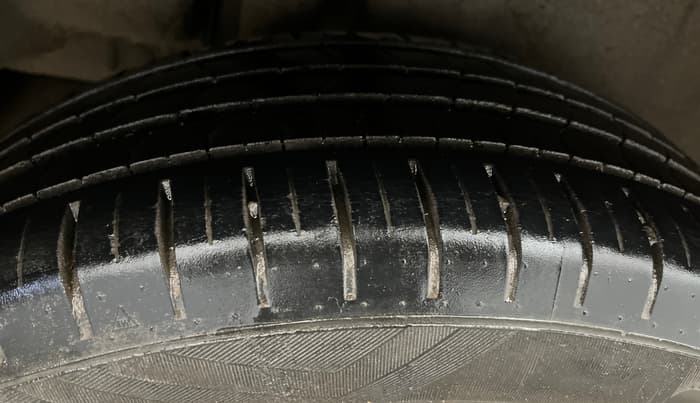 2015 Maruti Ciaz ZXI+, Petrol, Manual, 49,466 km, Right Rear Tyre Tread