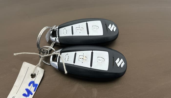 2015 Maruti Ciaz ZXI+, Petrol, Manual, 49,466 km, Key Close Up