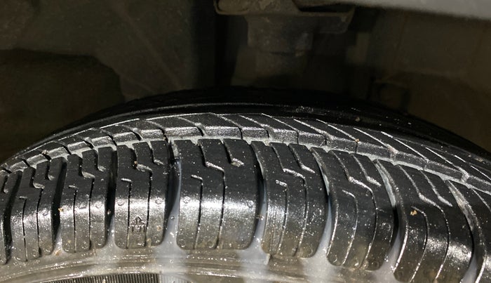 2017 Renault Kwid RXT 1.0, Petrol, Manual, 19,165 km, Right Front Tyre Tread