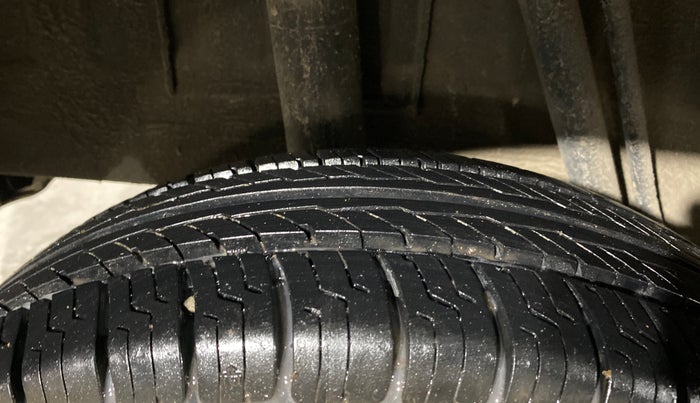 2017 Renault Kwid RXT 1.0, Petrol, Manual, 19,165 km, Right Rear Tyre Tread