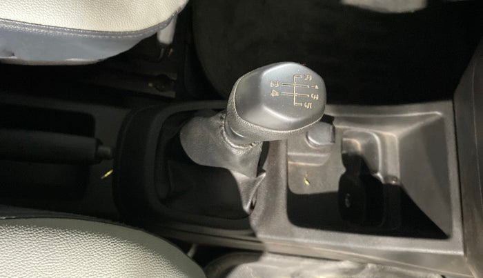 2017 Renault Kwid RXT 1.0, Petrol, Manual, 19,165 km, Gear Lever