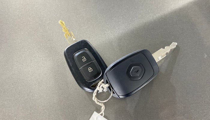 2017 Renault Kwid RXT 1.0, Petrol, Manual, 19,165 km, Key Close Up