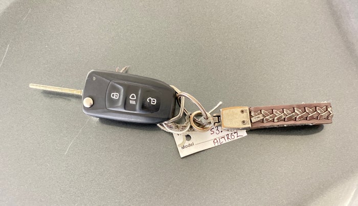 2023 Tata ALTROZ XM PLUS PETROL, Petrol, Manual, 16,151 km, Key Close Up