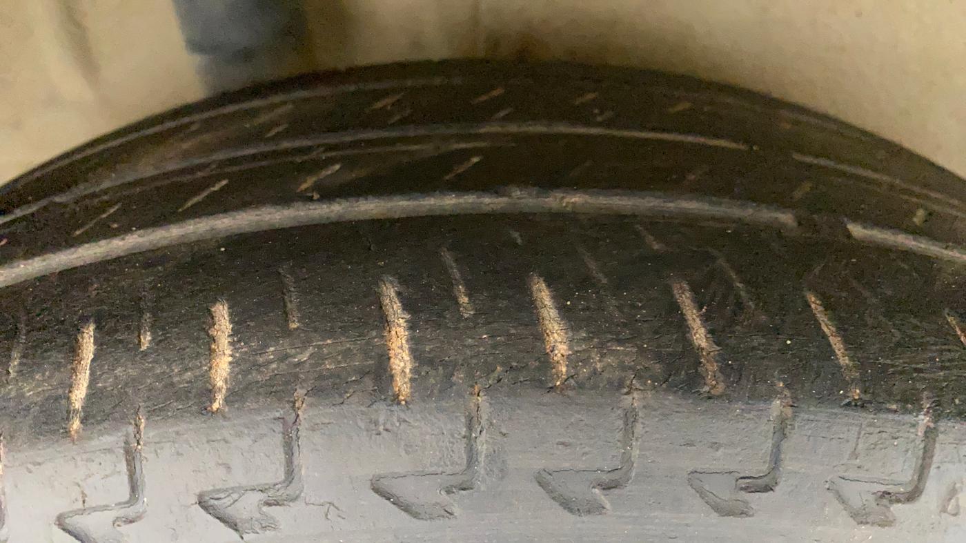 2017 Maruti IGNIS ZETA 1.2 AMT, Petrol, Automatic, 74,117 km, Right Rear Tyre Tread