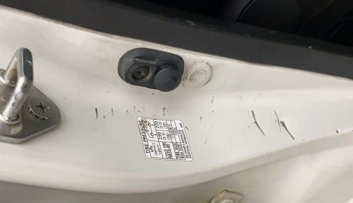 2017 Maruti IGNIS ZETA 1.2 AMT, Petrol, Automatic, 74,117 km, Right B pillar - Minor scratches