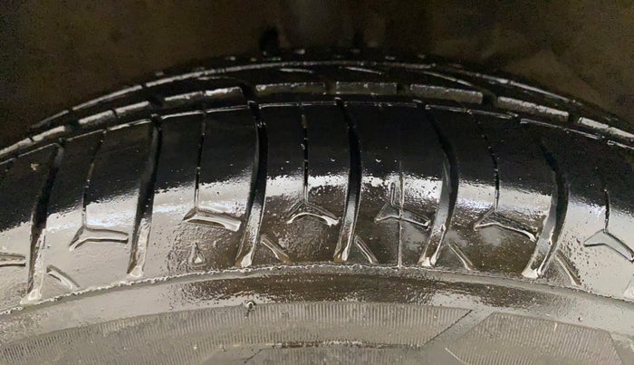 2019 Maruti Ertiga ZXI AT SHVS, Petrol, Automatic, 39,652 km, Right Front Tyre Tread