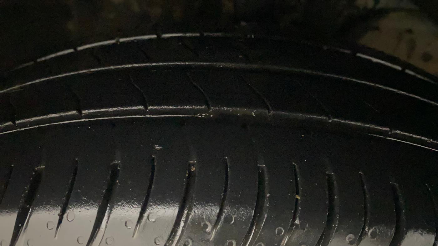 2018 Maruti Baleno DELTA PETROL 1.2, Petrol, Manual, 92,666 km, Right Front Tyre Tread