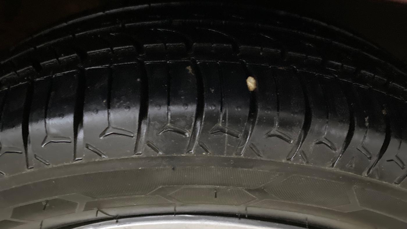 2014 Maruti Alto K10 VXI, Petrol, Manual, 24,398 km, Right Front Tyre Tread