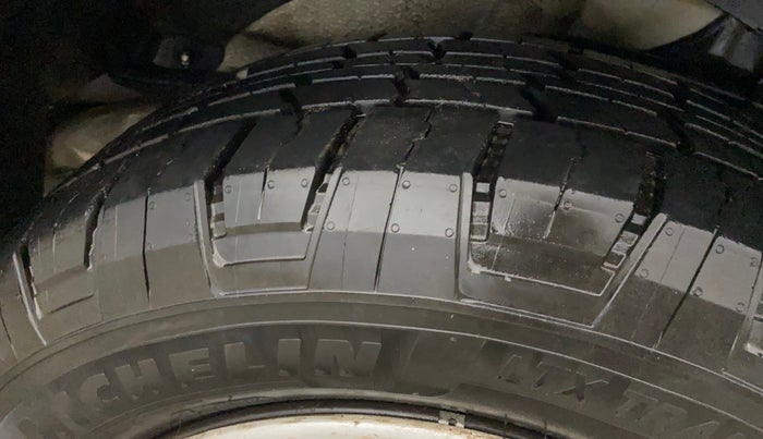2019 Mahindra XUV500 W7, Diesel, Manual, 83,915 km, Left Rear Tyre Tread