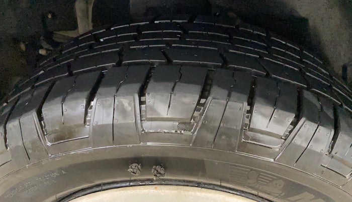 2019 Mahindra XUV500 W7, Diesel, Manual, 83,915 km, Right Rear Tyre Tread