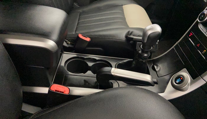 2019 Mahindra XUV500 W7, Diesel, Manual, 83,915 km, Gear Lever