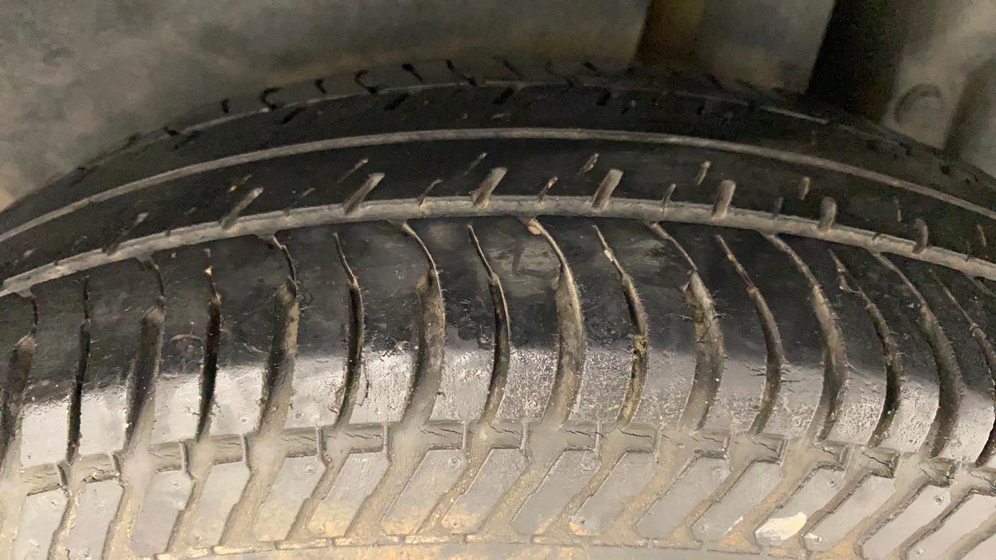 2013 Maruti Swift Dzire VXI, Petrol, Manual, 54,109 km, Left Rear Tyre Tread
